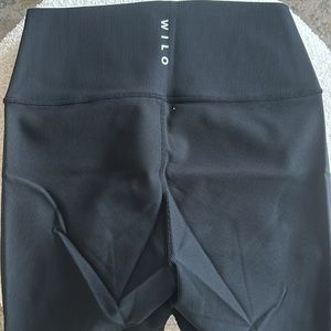 WILO black high waist ribbed shorts L